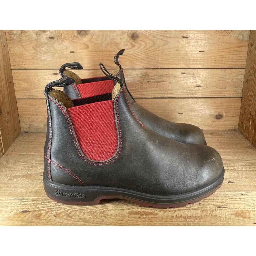 Blundstone Tasmania  Chelsea Boots Sz 7.5 men's and 9.5 women's